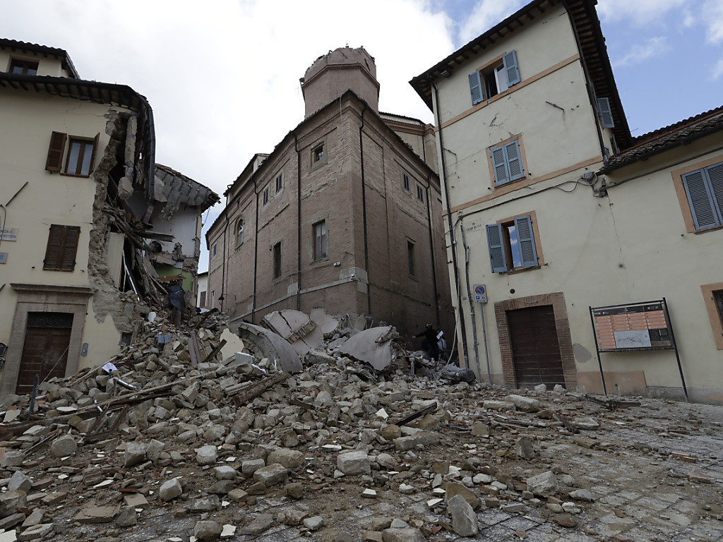 Ermittlungen Wegen Einsturz Von Kirchturm Bei Erdbeben In Italien