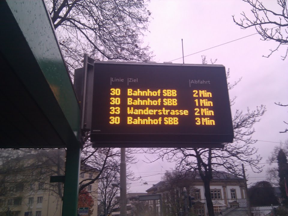 Taktfahrplan, Schweizer Version: Jede Minute ein Bus. 