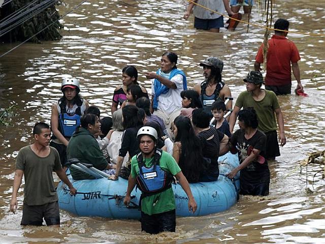 Zahl Der Toten Nach Unwetter Auf Philippinen Auf über 440 Gestiegen ...