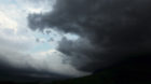 Ein Sturm erreicht am Freitag, 26. August 2011, um 20:00 Uhr die Zentralschweiz, hier das Engelbergertal im Kanton Nidwalden.
