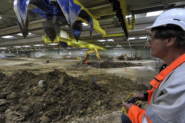 Gift im Schutzanzug class=