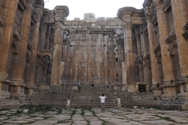 Hat immerhin fast 2000 Jahre überlebt. Tempel von Baalbek. Endlager müssten ca dreissig mal so lange stehen.