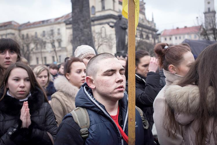 Nikolai, 19 Jahre, Aktivist aus Lemberg, hat in Kiew mitgekämpft. Sollte der flüchtige Ex-Präsident Janukowitsch gefasst werden, sollte er «richtig zusammengeschlagen werden», meint Nikolai.