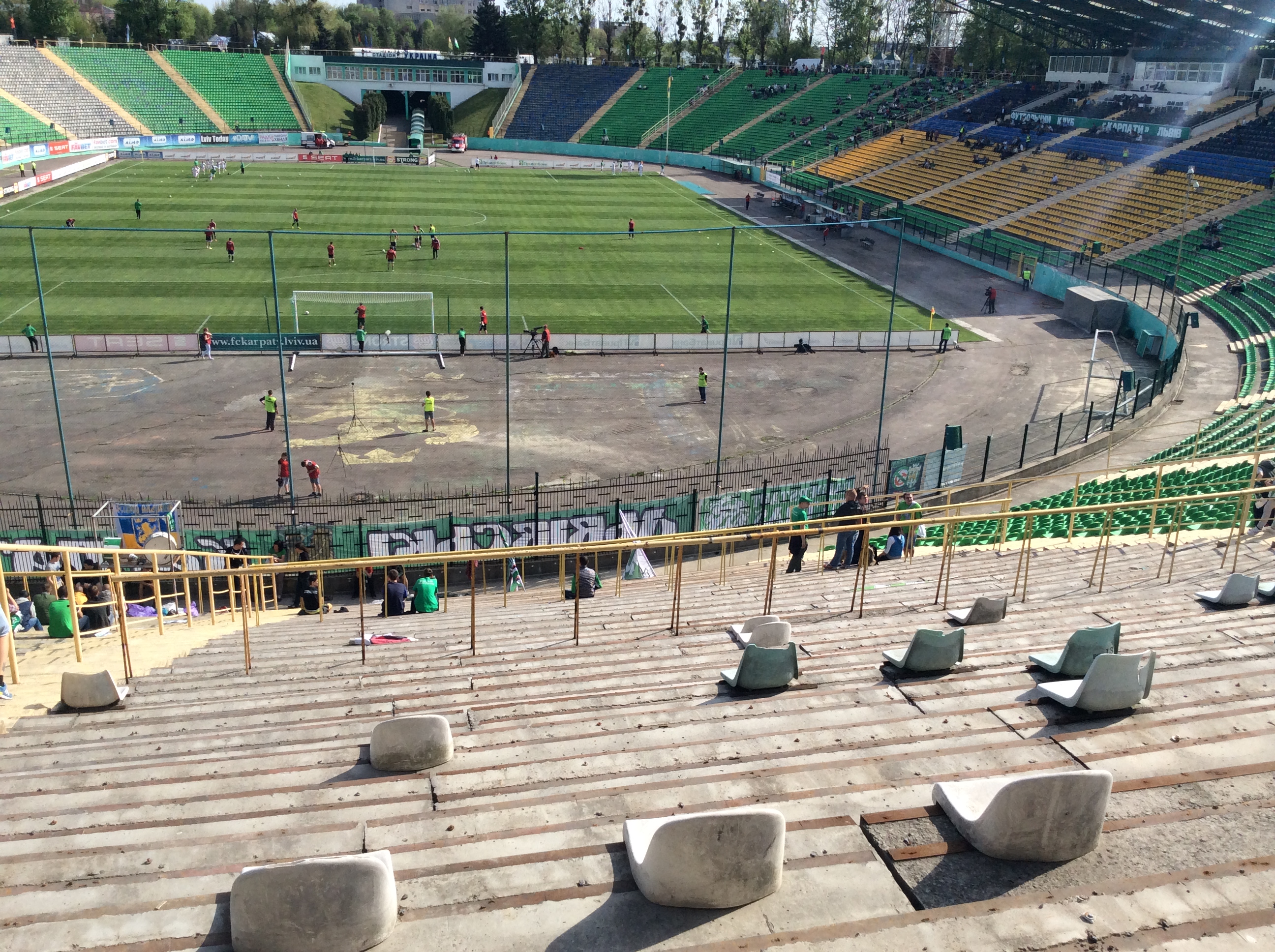 Der FC Karpaty Lviv spielt nicht in der neuen, für die Euro 2012 erbauten Arena Lviv, sondern immer noch im alten Stadion Ukrajina.
