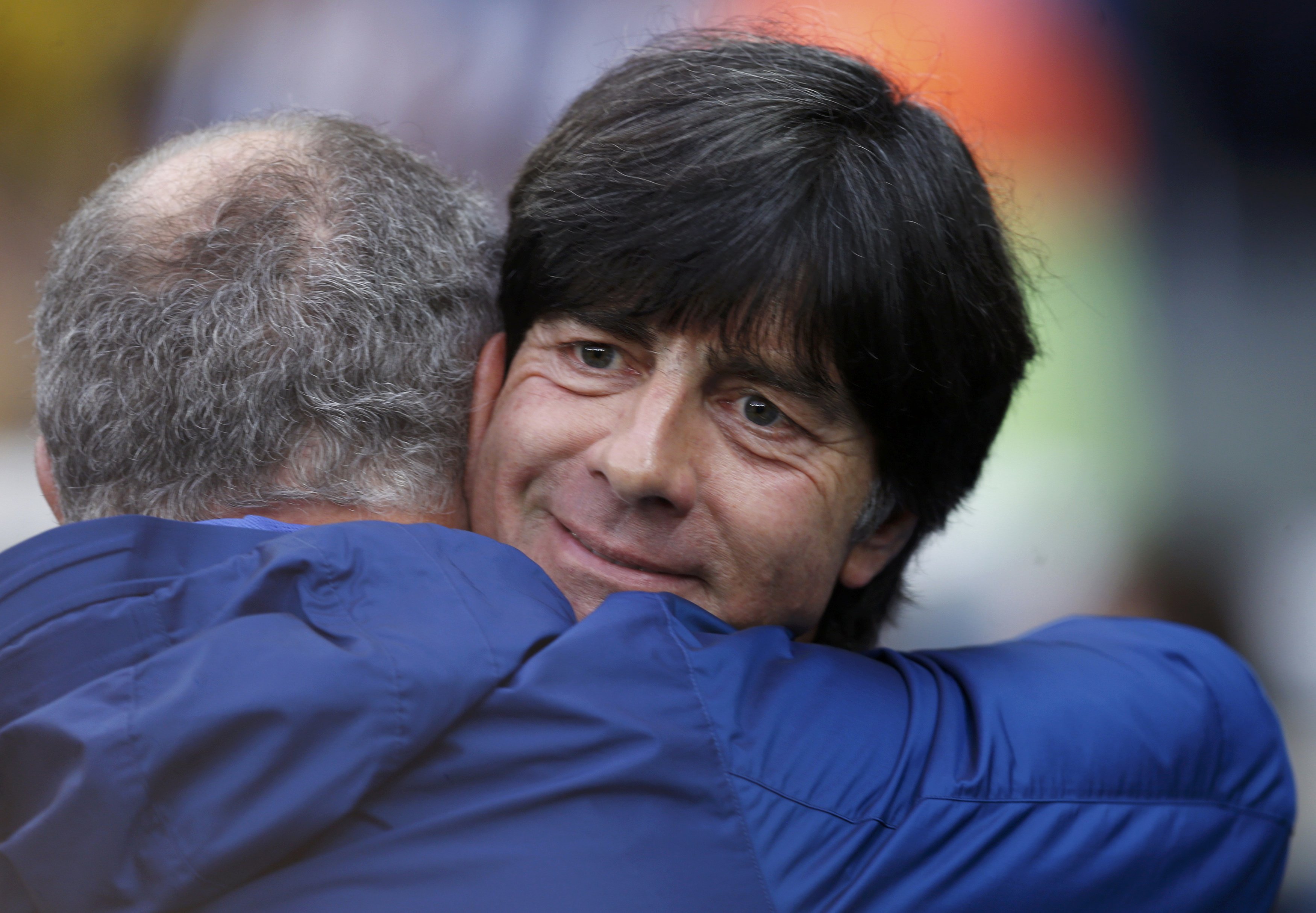 Joachim Löw mit Luiz Felipe Scolari im Arm nach dem Halbfinal-Drama. (Bild: Reuters)