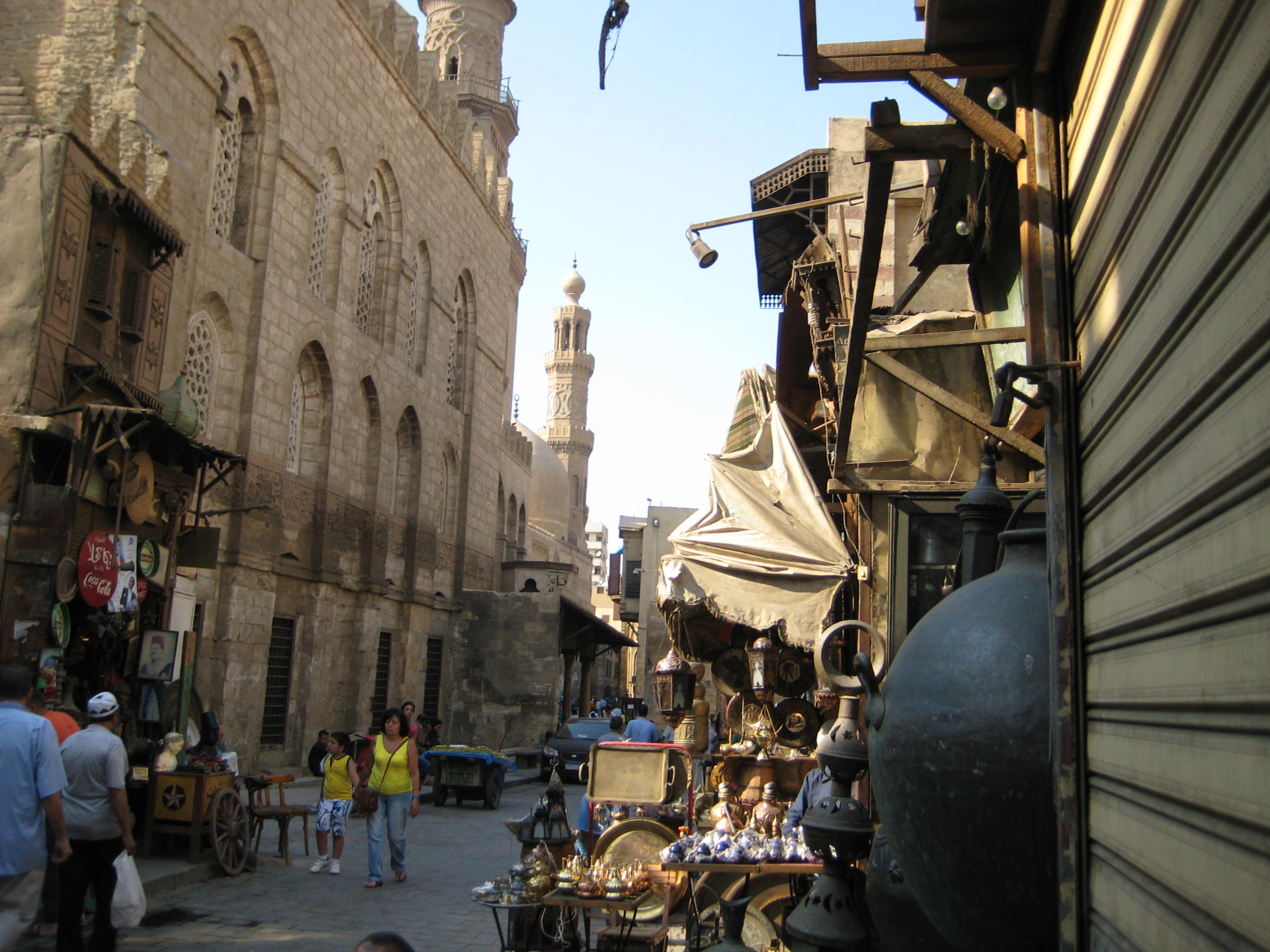 Erst gegen Abend werden die Strassen rund um den historischen Markt Khan al-Khalili ein wenig belebter.
