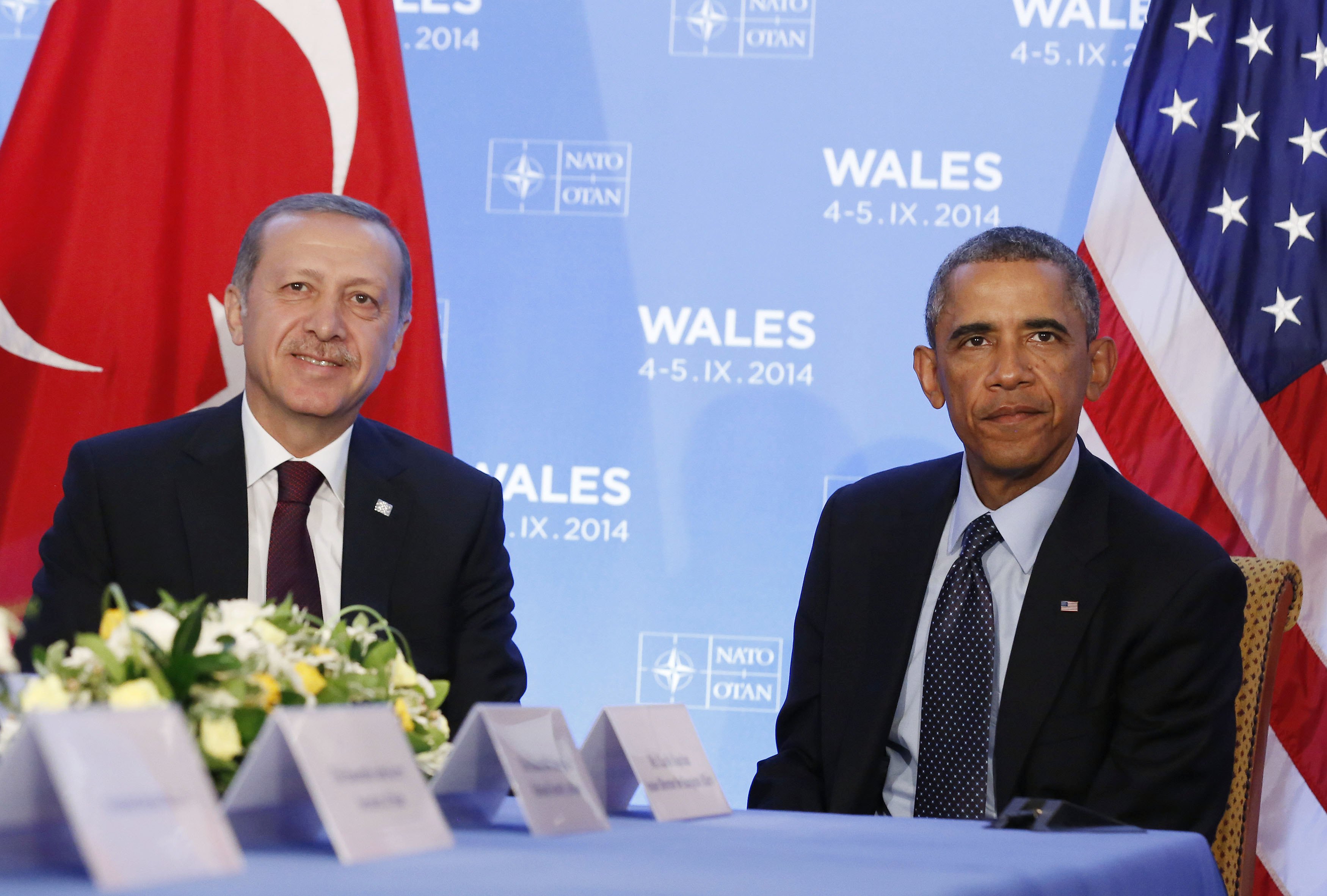 U.S. President Barack Obama and Turkey's President Tayyip Erdogan attend the NATO Summit at the Celtic Manor Resort in Newport, Wales September 5, 2014.      REUTERS/Larry Downing   (UNITED KINGDOM - Tags: POLITICS)