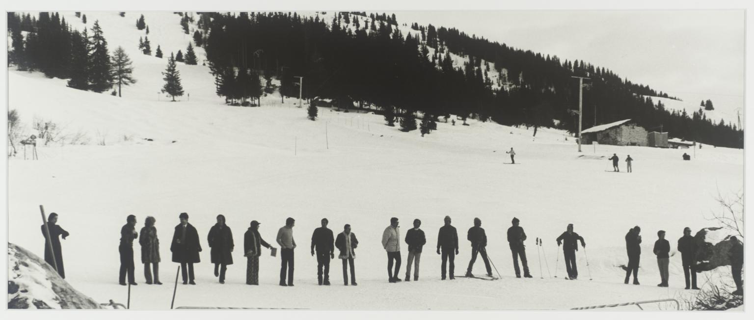 David Lamelas' Performance: 1970 noch im Schnee durchgeführt, 2014 in der Kunsthalle Basel im Trockenen.