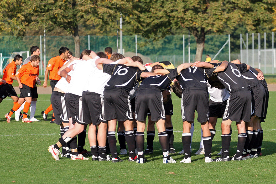 Ein Team des FC Schwarz-Weiss im Jahr 2014.