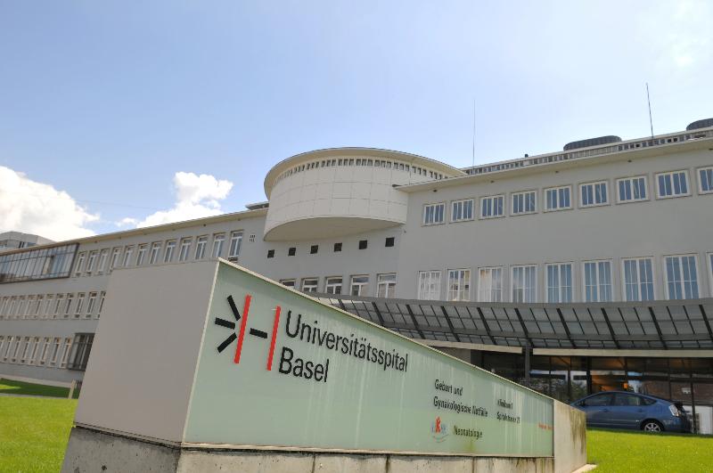 Das Universitätsspital Basel sucht einen neuen Chefarzt.