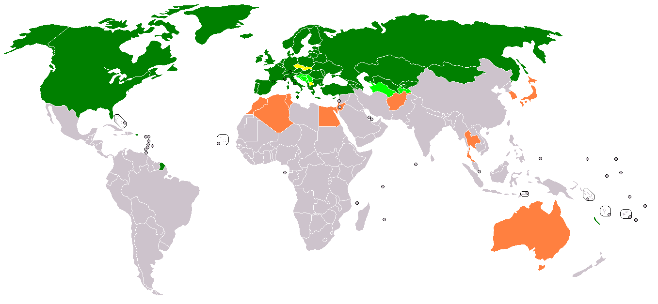 Überblick über die Mitgliederstaaten der OSZE: Dunkelgrün sind die Unterzeichner der Schlussakte von Helsinki und der Pariser Charta. Orange sind die elf Partnerstaaten markiert. Die hellgrün markierten Staaten haben nur die Schlussakte von Helsinki unterzeichnet. Gelb heisst keine Unterzeichnung.