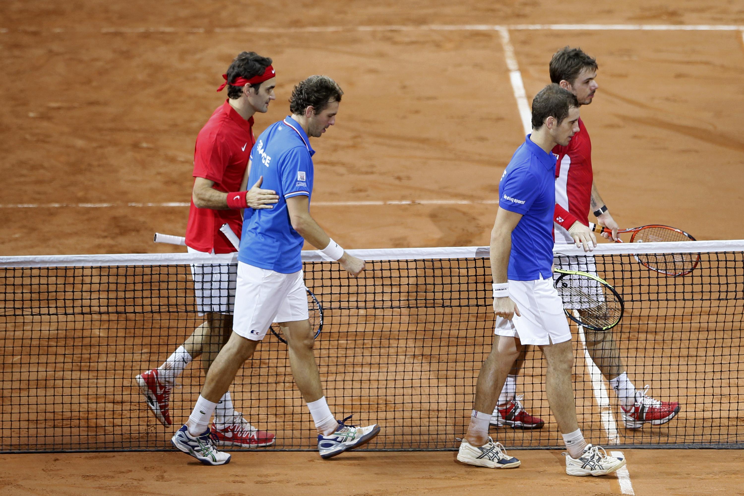 Das Duo Federer/Wawrinka ging als Sieger vom Platz, die beiden Neulinge Julien Benneteau (links) und Richard Gasquet unterlag deutlich.