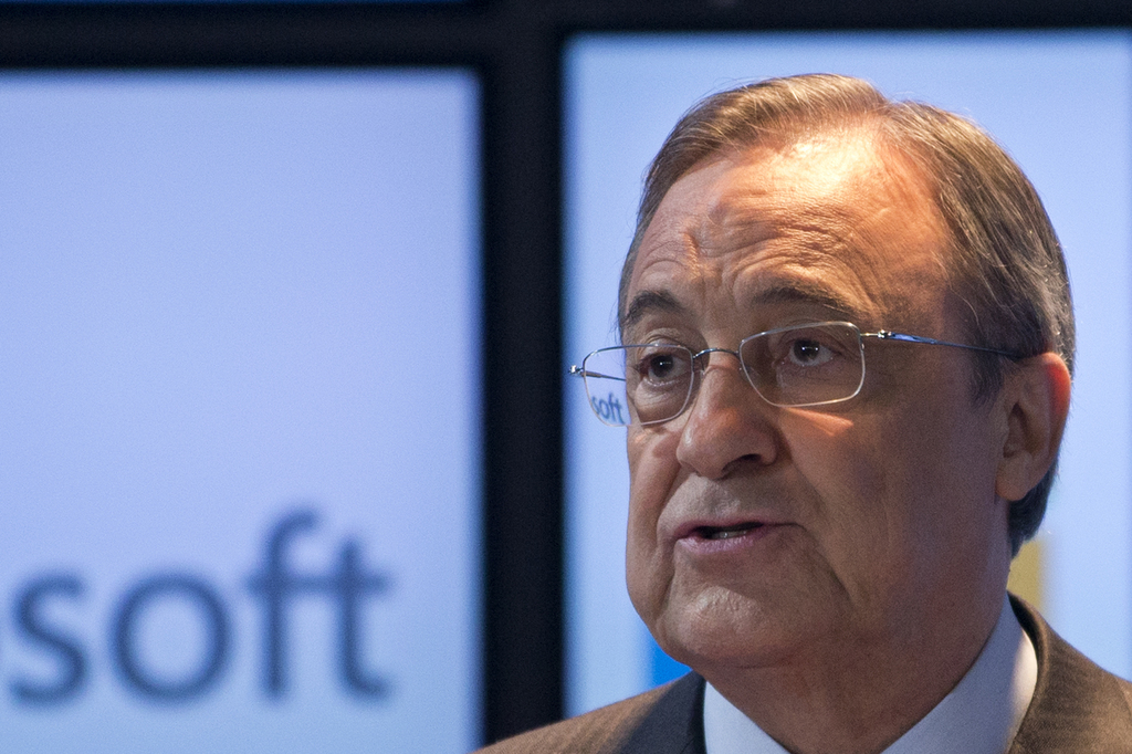 Real Madrid's President Florentino Perez speaks during a news conference at the Santiago Bernabeu stadium in Madrid, Spain, Tuesday, Nov. 18, 2014. Real Madrid says it has reached a sponsorship deal with American software giant Microsoft.(AP Photo/Paul White)