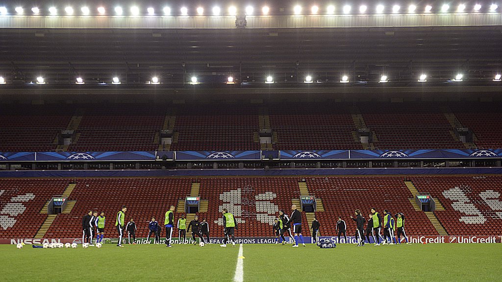 epa04520666 FC Basel's team during a training session at the Anfield stadium in Liverpool, Britain, 08 December 2014. Switzerland's FC Basel 1893 will face Liverpool FC in an UEFA Champions League group B soccer match on 09 December 2014. EPA/GEORGIOS KEFALAS