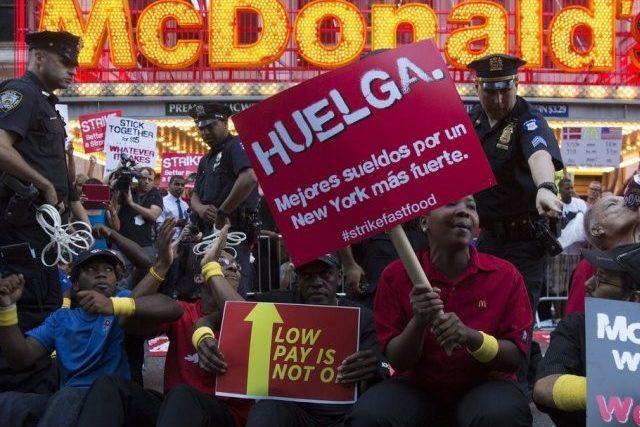 Mitarbeiter Von Fast Food Ketten In Usa Demonstrieren Fur Mehr Lohn Tageswoche