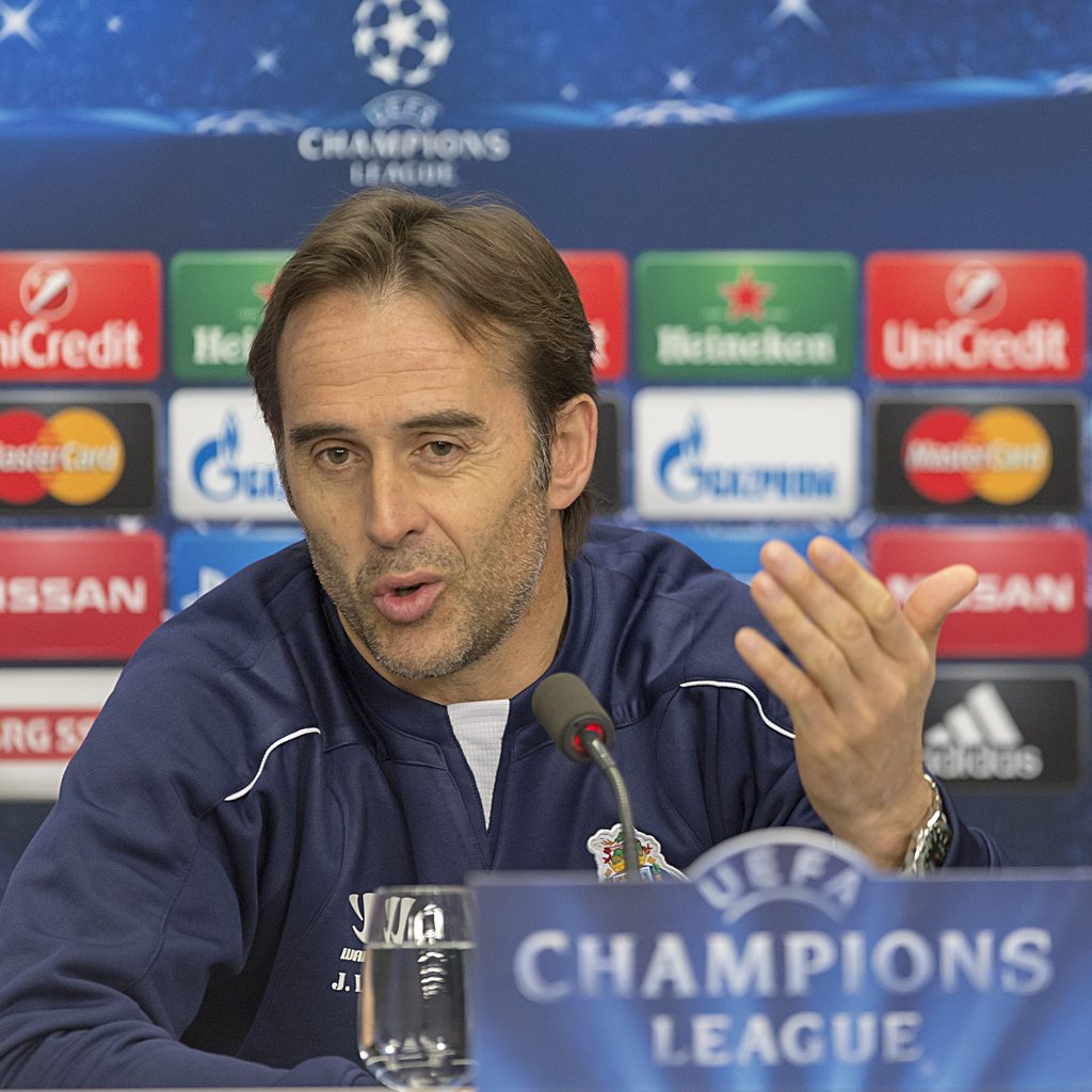 epa04624373 Julen Lopetegui, Spanish head coach of Portugal's FC Porto, speaks during a press conference in the St. Jakob-Park stadium in Basel, Switzerland, on Tuesday, February 17, 2015. Portugal's FC Porto is scheduled to play against Switzerland's FC Basel 1893 in an UEFA Champions League round of sixteen first leg soccer match on Wednesday, February 18, 2015. EPA/GEORGIOS KEFALAS