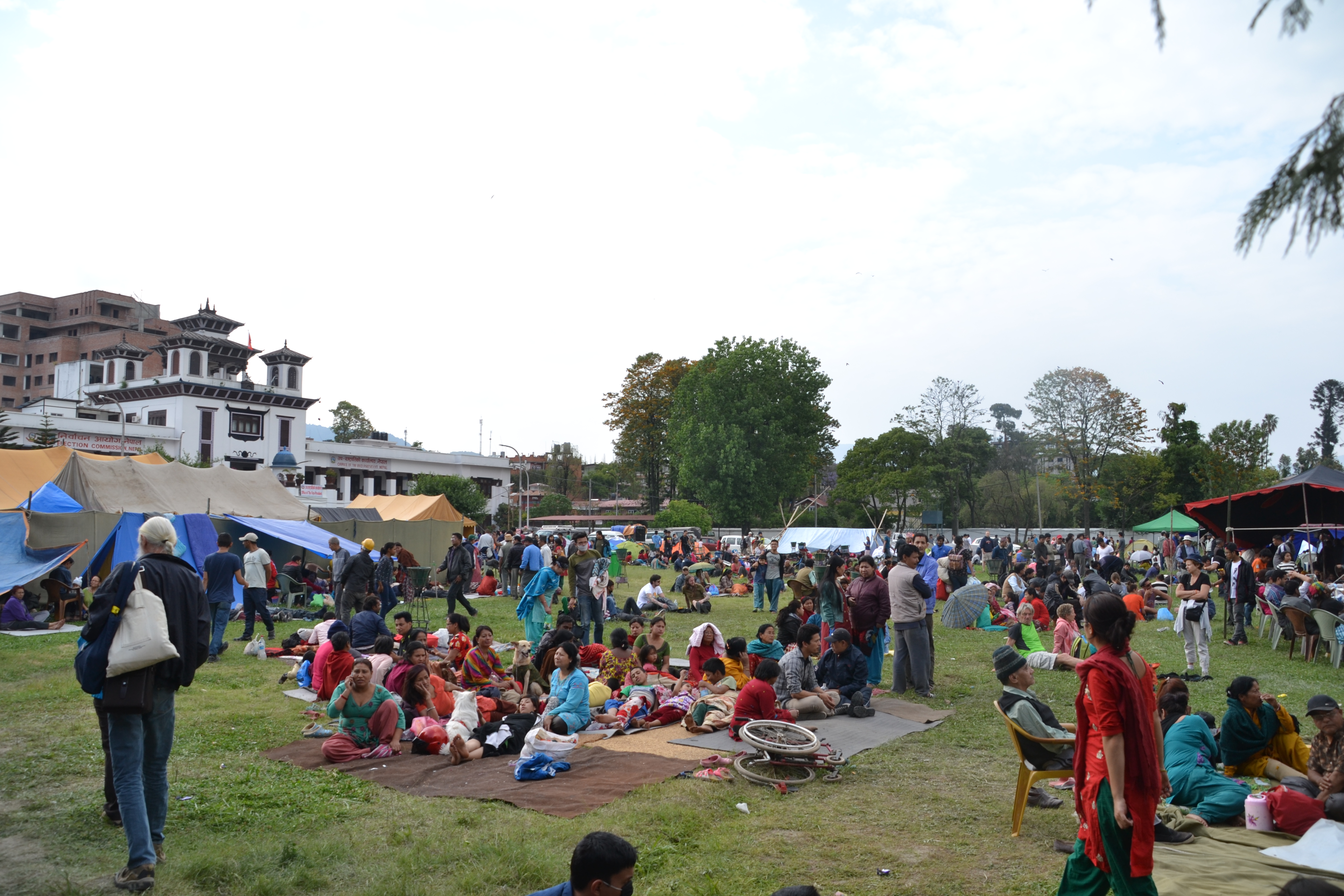 Blick über das improvisierte Camp für die vom Erdbeben betroffenen Menschen.