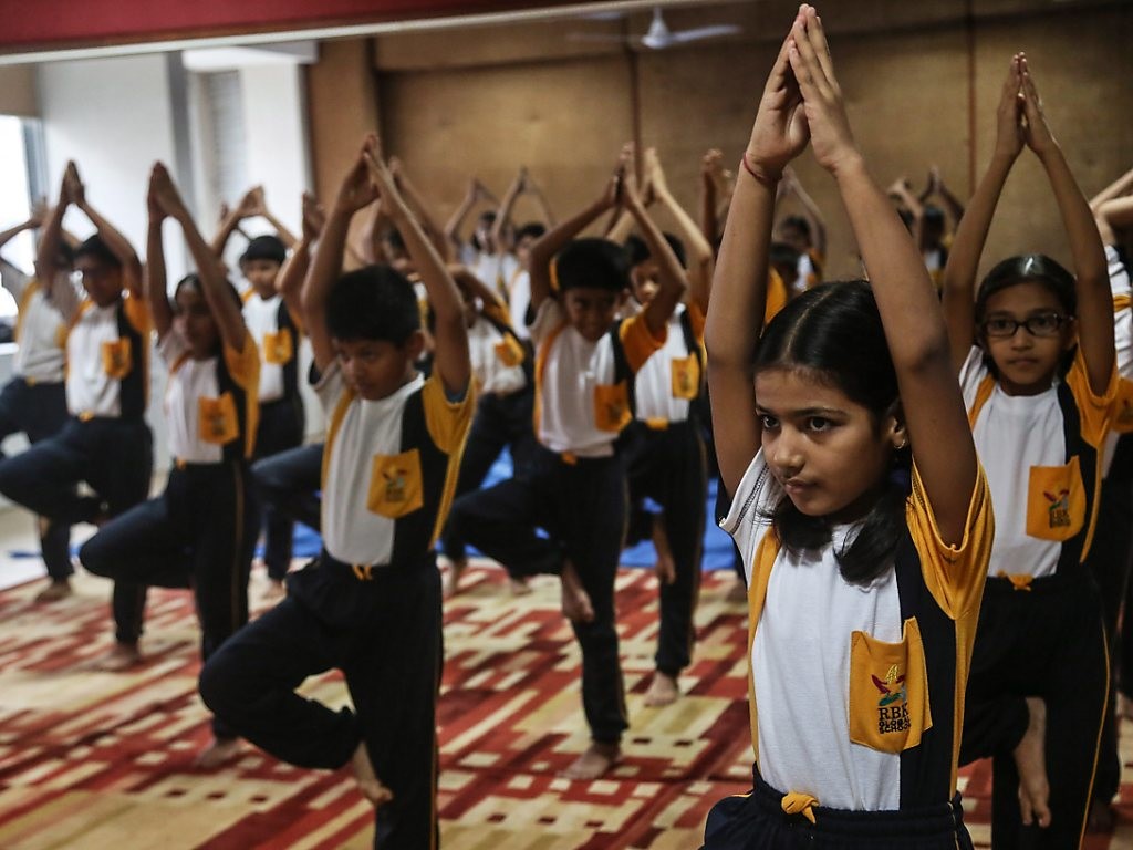 Yoga Bald Pflichtfach An Staatlichen Indischen Schulen Tageswoche