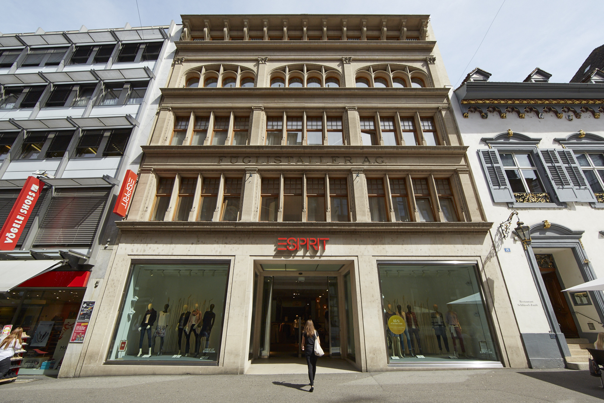 Das Gebäude an der Freien Strasse 23 gehört der Fondsgesellschaft Aachener Grundvermögen. Esprit mietet dort über 900 Quadratmeter Ladenfläche.