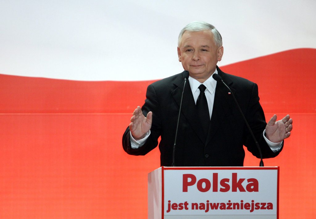 epa02213191 Polish chief opposition party Law and Justice (PiS) head and presidential candidate Jaroslaw Kaczynski seen during the party's presidential elections night in Warsaw, Poland, 20 June 2010. Poles were choosing among 10 candidates, casting their votes till 8 p.m. local time. If none of the candidates obtains more than 50 percent of votes, an election round-up will be held on 04 July 2010. EPA/RADEK PIETRUSZKA POLAND OUT