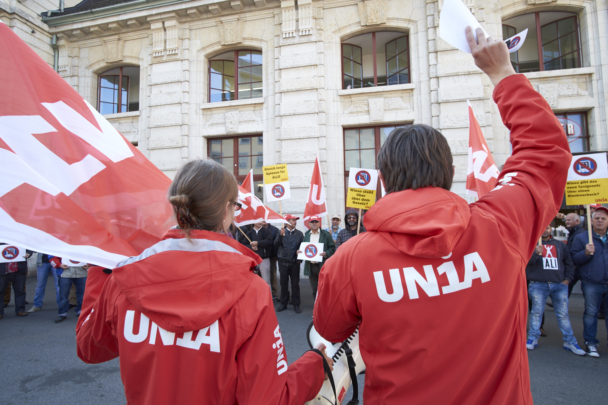 Die Unia-Funktionäre gaben sich grösste Mühe, in den anwesenden Taxifahrern etwas Kampfgeist zu wecken.