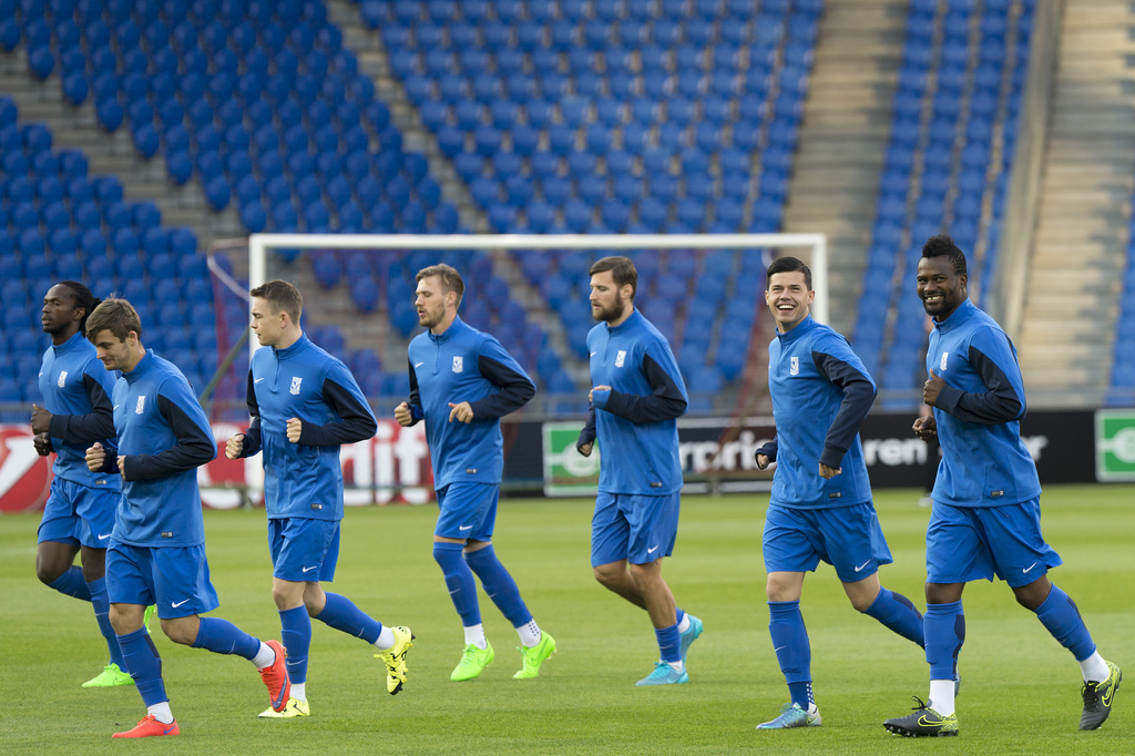 Poland's soccer team KKS Lech Poznan during a training session in the St. Jakob-Park stadium in Basel, Switzerland, on Wednesday, September 30, 2015. Poland's KKS Lech Poznan is scheduled to play against Switzerland's FC Basel 1893 in an UEFA Europa League group I group stage matchday 2 soccer match on Thursday, October 1, 2015. (KEYSTONE/Georgios Kefalas)