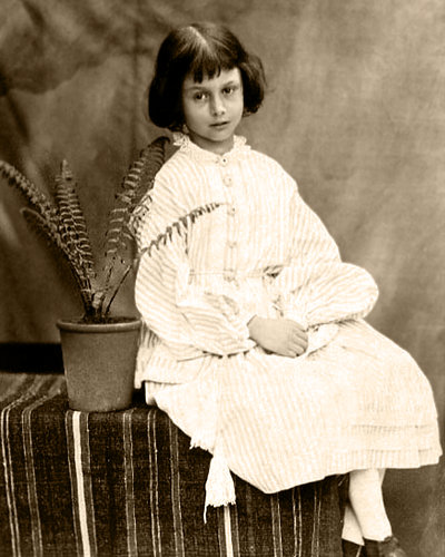 Die wahre Alice, fotografiert von Lewis Carroll. Eine Freundschaft, die später für viel Zündstoff sorgen würde.