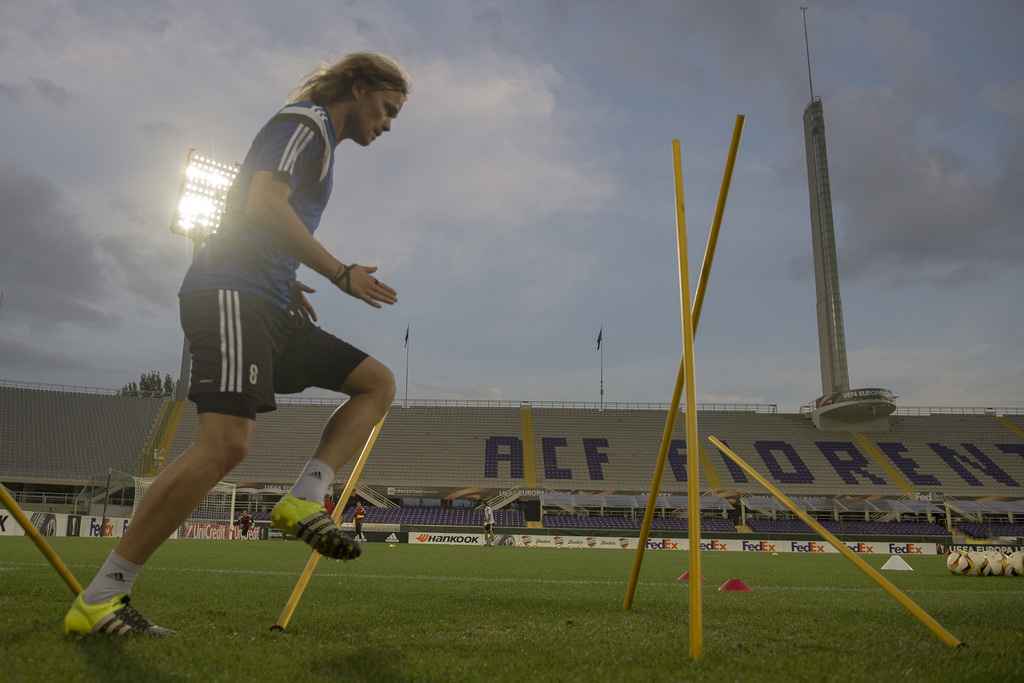Birkir Bjarnason of Switzerland's soccer team FC Basel 1893 during a training session at the Artemio Franchi stadium in Florence, Italy, on Wednesday, September 16, 2015. Switzerland's FC Basel 1893 is scheduled to play against Italy's ACF Fiorentina in an UEFA Europa League group I group stage matchday 1 soccer match on Thursday, September 17, 2015. (KEYSTONE/Georgios Kefalas)