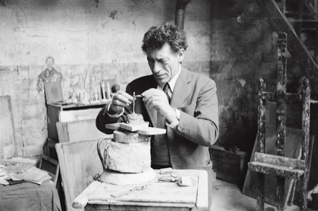 Alberto Giacometti in seinem Atelier, Paris, 1955.
