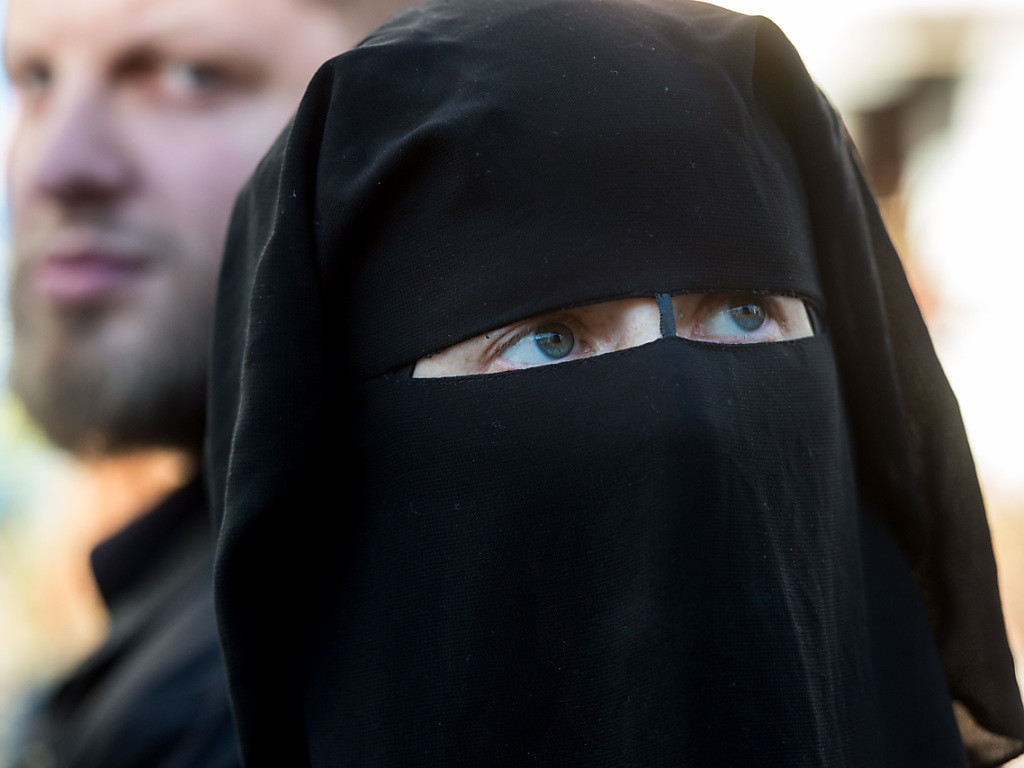 Burka Verbot Kommt Vor Glarner Landsgemeinde Tageswoche