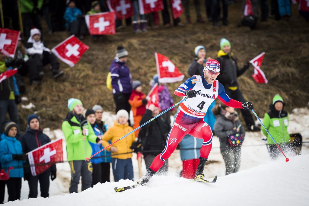 epa05086105 Winner Martin Johnsrud Sundby of Norway during the men's 30km cross country skiing pursuit race at the FIS Tour de Ski, on Saturday, January 2, 2016, in Lenzerheide, Switzerland. EPA/GIAN EHRENZELLER