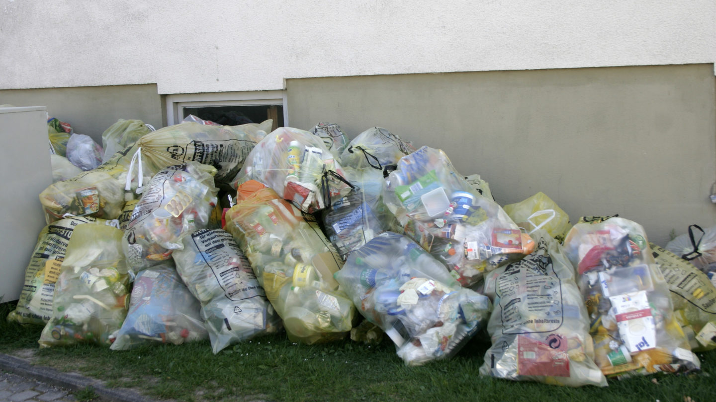 Der Plastik gehört in Allschwil bald in den gelben Sack TagesWoche