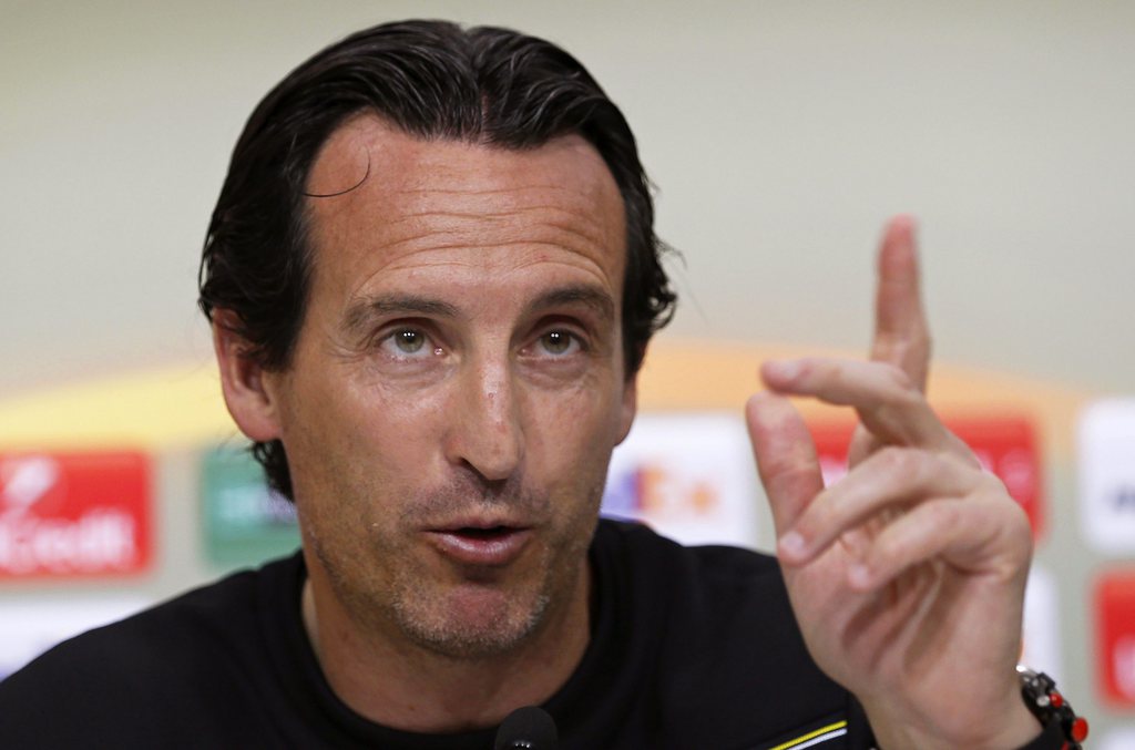 epa05214432 Sevilla's head coach Unai Emery speaks during a press conference at Sanchez Pizjuan stadium in Seville, southern Spain, 16 March 2016. Sevilla FC will face FC Basel 1893 in the UEFA Europa League Round of 16, second leg soccer match on 17 March 2016 in Seville. EPA/JULIO MUNOZ