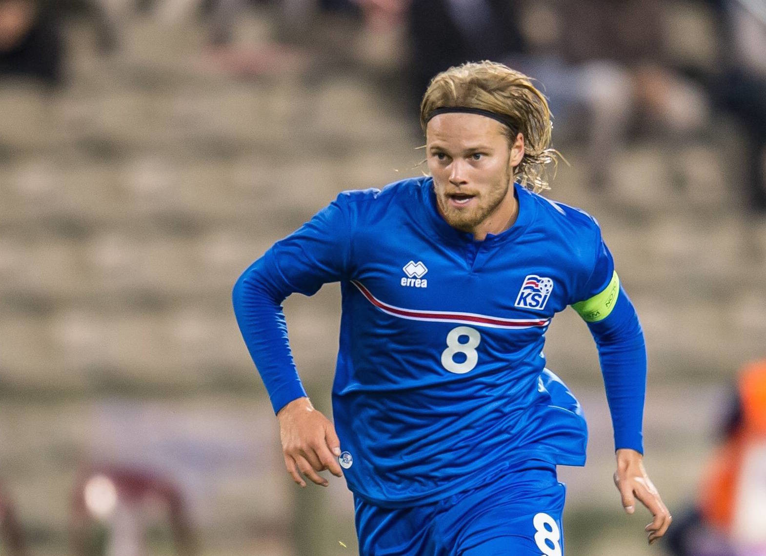 Bjarnason Suchy Und Vaclik Machen Den Anfang Die Fcb Spieler Bei Den Nationalteams Tageswoche