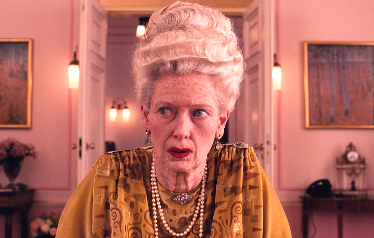 Ja, auch das ist Tilda Swinton: Als schrumplige Dame in Wes Andersons «The Grand Budapest Hotel», man könnte auch sagen: Als Zukunftsvision.
