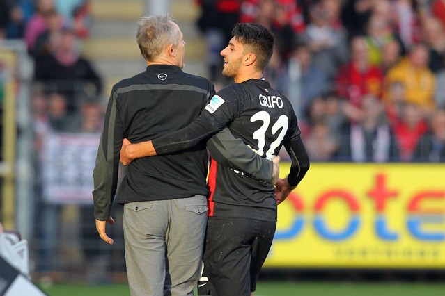 Der SC Freiburg steht mit einem Bein schon in der Bundesliga class=