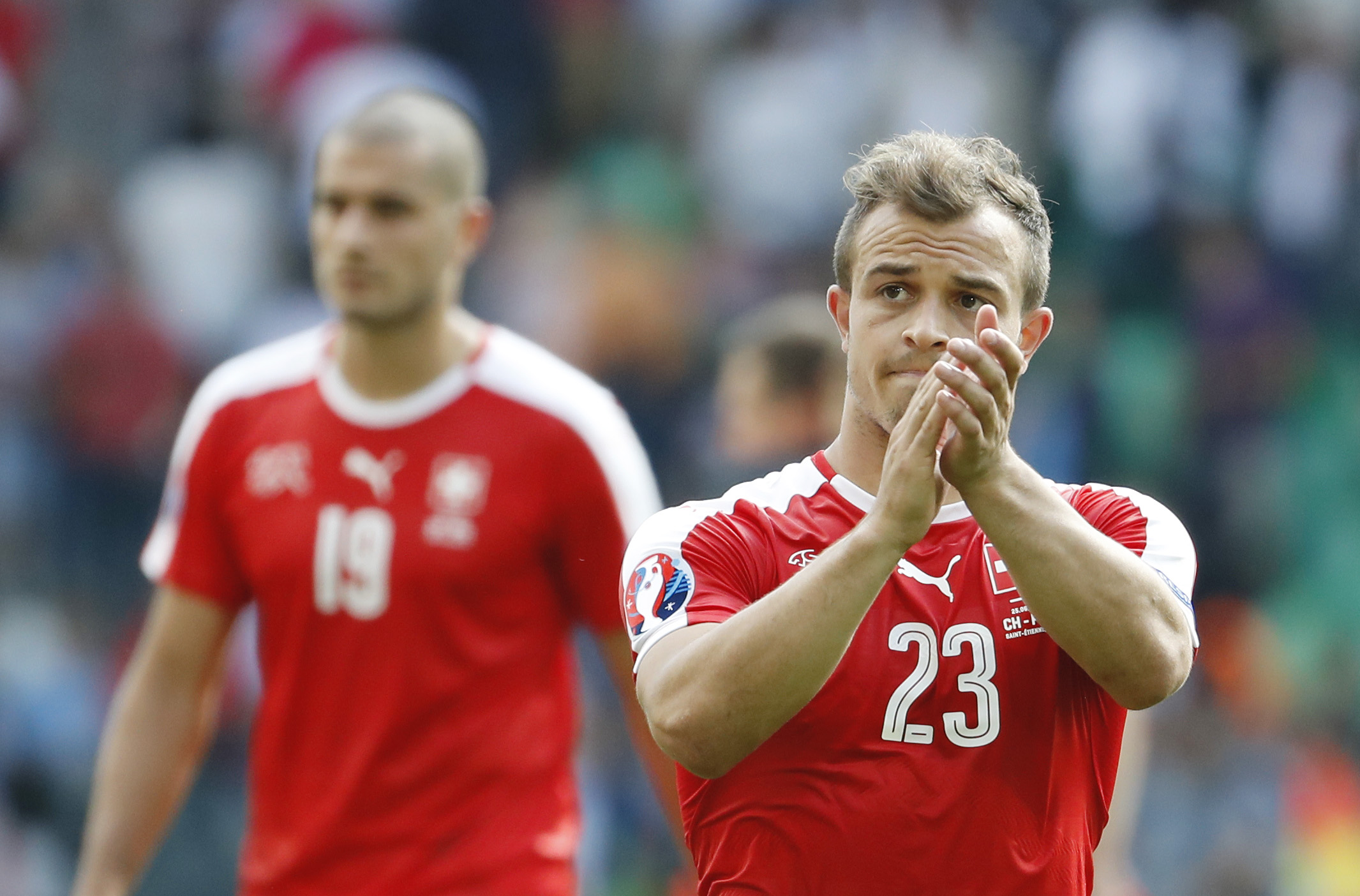Football Soccer - Switzerland v Poland - EURO 2016 - Round of 16 - Stade Geoffroy-Guichard, Saint-�tienne, France - 25/6/16 Switzerland's Xherdan Shaqiri applauds fans after losing the penalty shootout REUTERS/Yves Herman Livepic