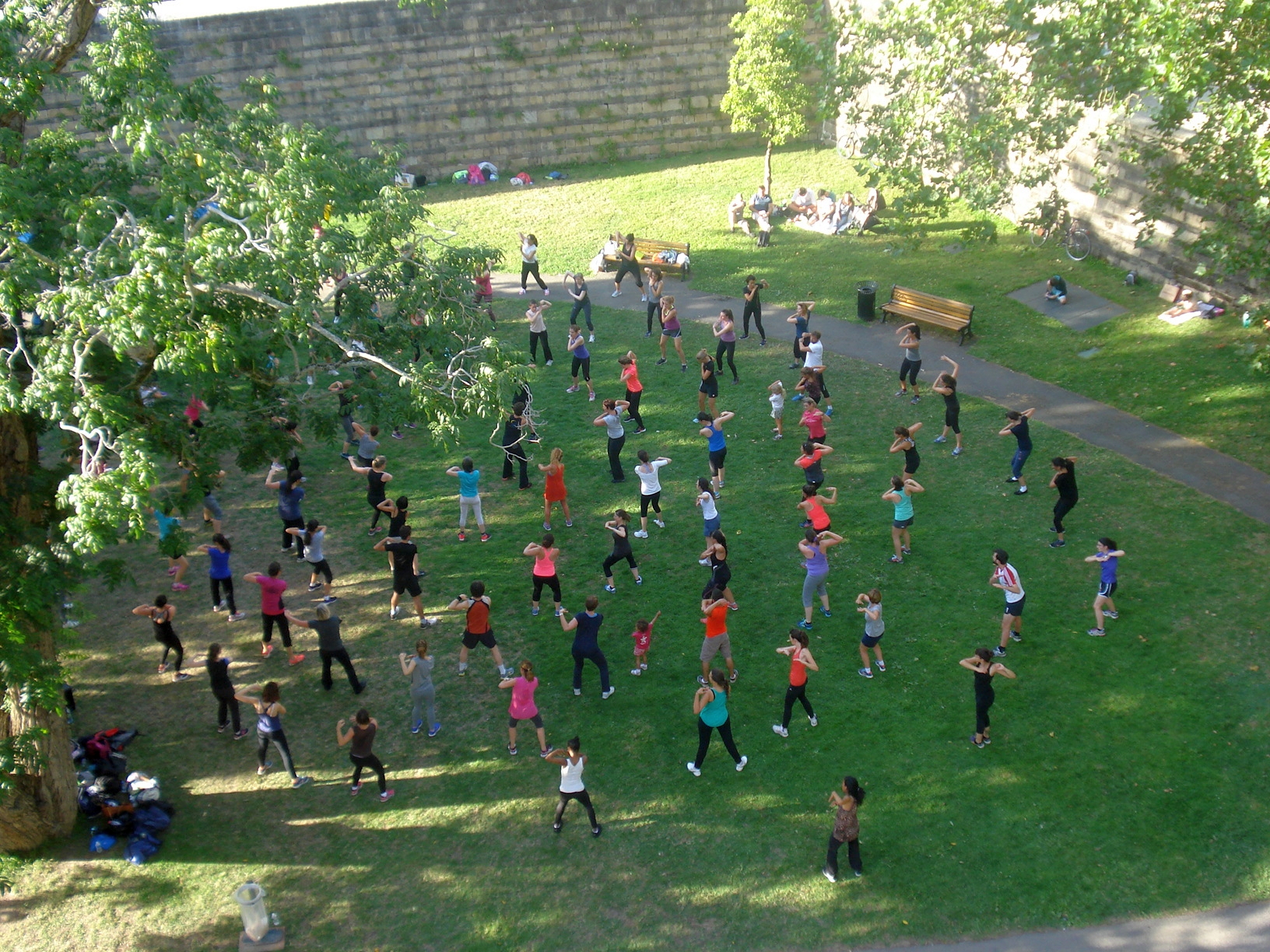 Eine Stadt hält sich fit: Offenes Training im Burggraben