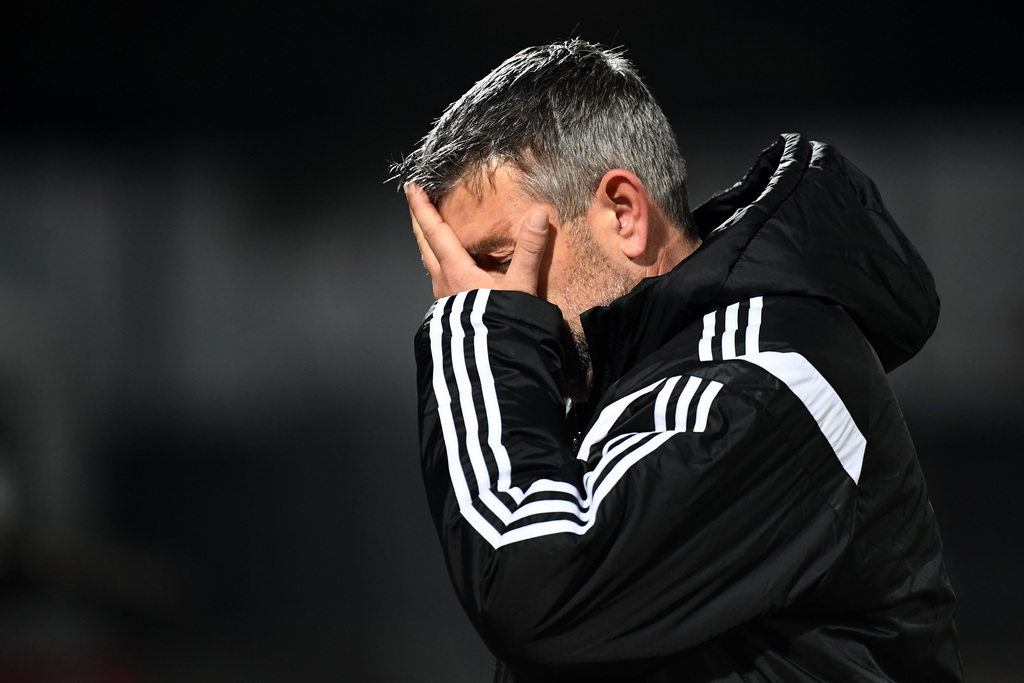 Basels Trainer Urs Fischer waehrend dem Fussball Meisterschaftsspiel der Super League zwischen dem FC Lugano und dem FC Basel, am Samstag, 22. Oktober 2016, in Lugano. (KEYSTONE/Ti-Press/Gabriele Putzu)