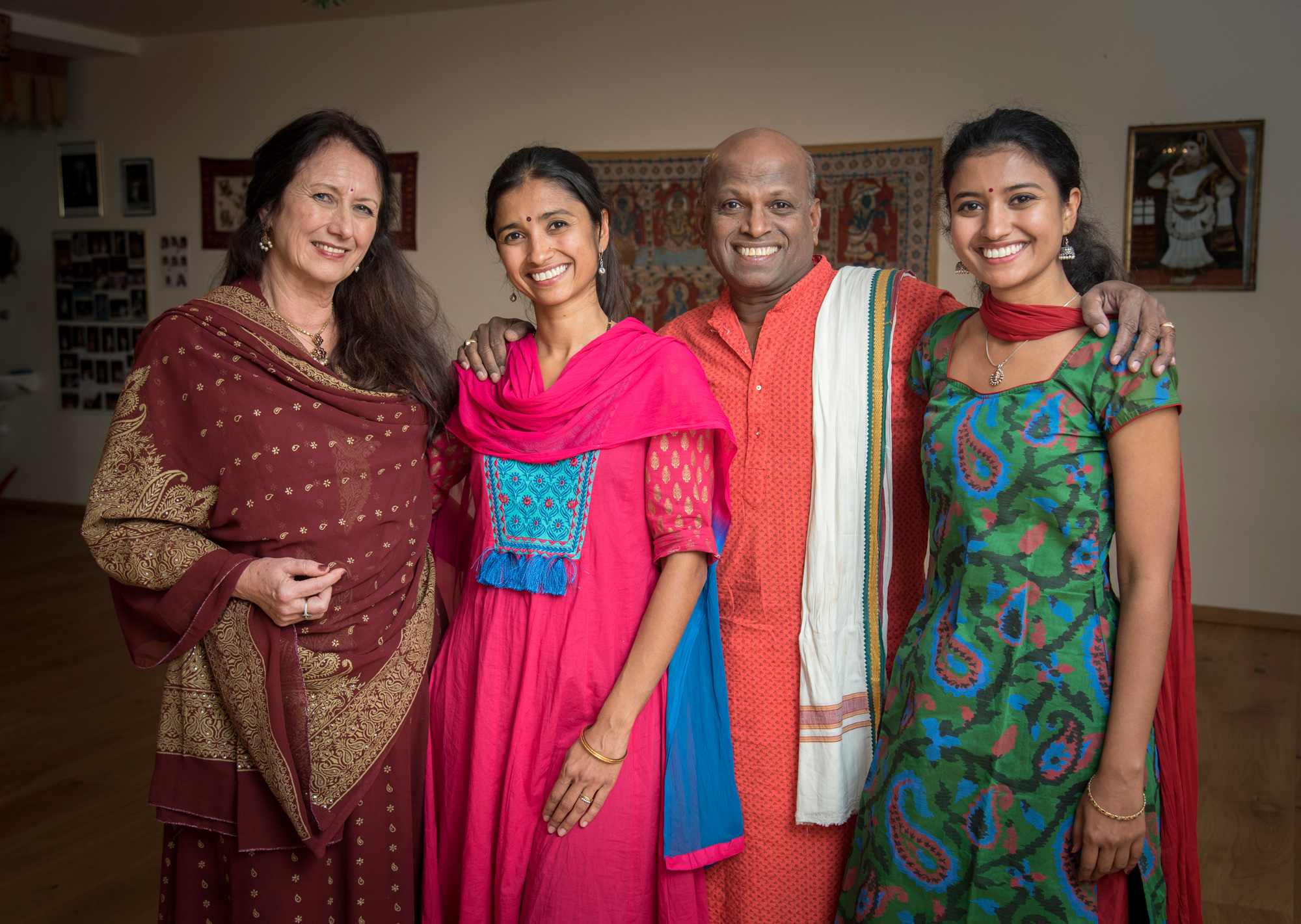 Von links nach rechts: Esther Jenny Keshava, Anjali Keshava, Vidwan D. Keshava, Sumitra Keshava