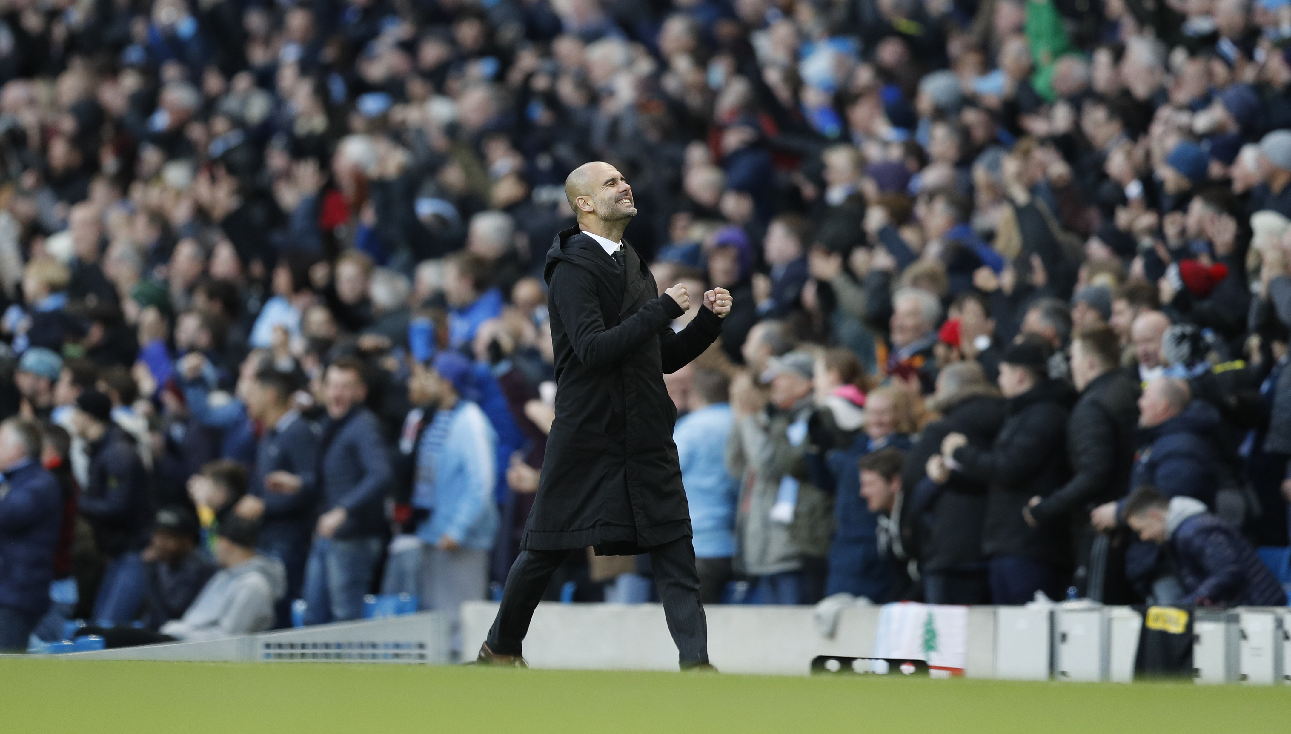 Britain Football Soccer - Manchester City v Middlesbrough - Premier League - Etihad Stadium - 5/11/16 Manchester City manager Pep Guardiola celebrates their first goal Reuters / Darren Staples Livepic EDITORIAL USE ONLY. No use with unauthorized audio, video, data, fixture lists, club/league logos or 