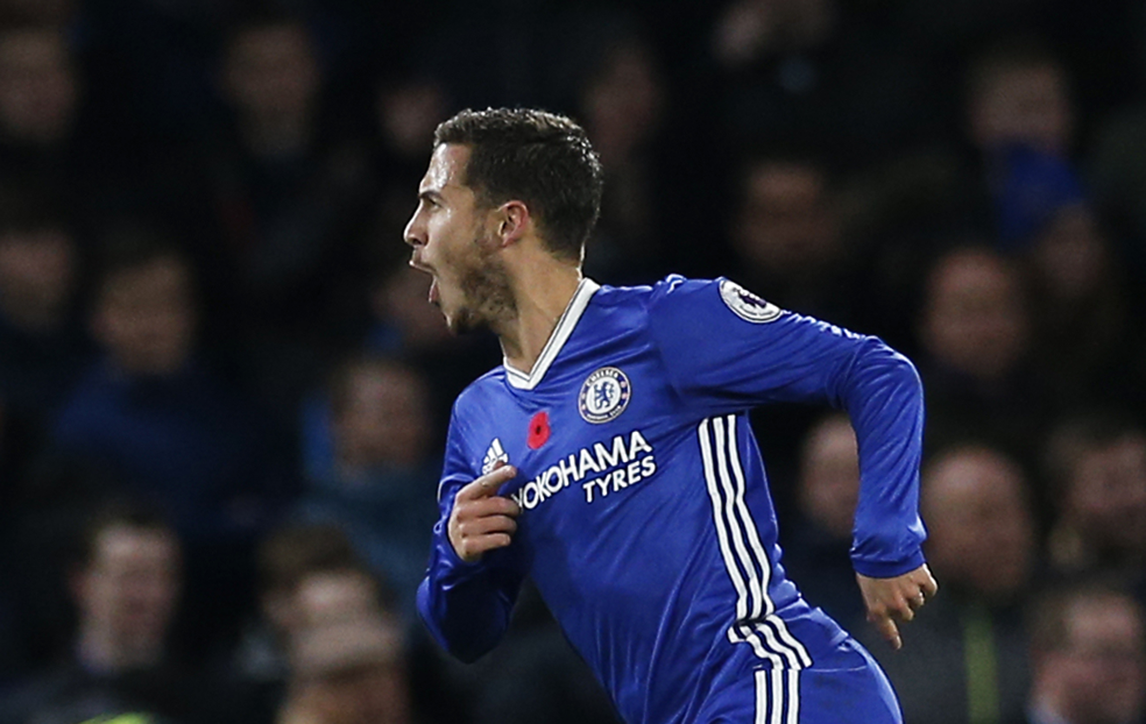 Britain Football Soccer - Chelsea v Everton - Premier League - Stamford Bridge - 5/11/16 Chelsea's Eden Hazard celebrates scoring their first goal Action Images via Reuters / Andrew Couldridge Livepic EDITORIAL USE ONLY. No use with unauthorized audio, video, data, fixture lists, club/league logos or 