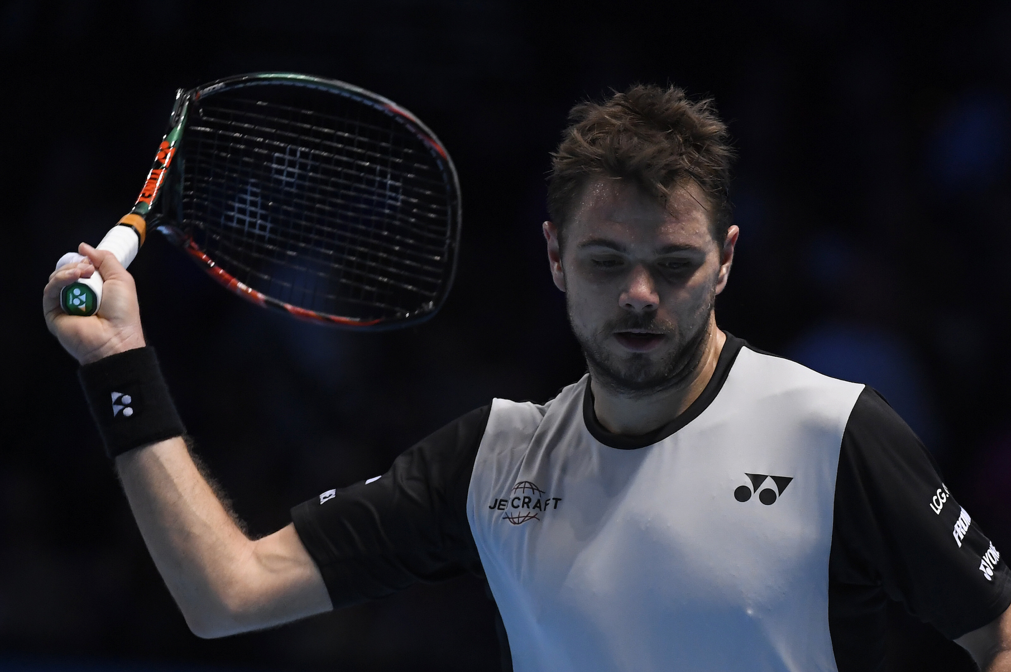 Britain Tennis - Barclays ATP World Tour Finals - O2 Arena, London - 18/11/16 Switzerland's Stanislas Wawrinka with a broken racquet during his round robin match against Great Britain's Andy Murray Reuters / Toby Melville Livepic EDITORIAL USE ONLY.