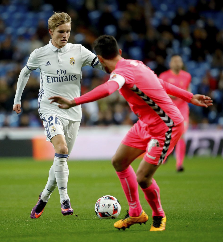 Einer der seltenen Einsätze in der ersten Mannschaft von Real Madrid: Martin Ödegaard (links) in der Copa del Rey gegen Leonesa am 30. November 2016 im Bernabeu