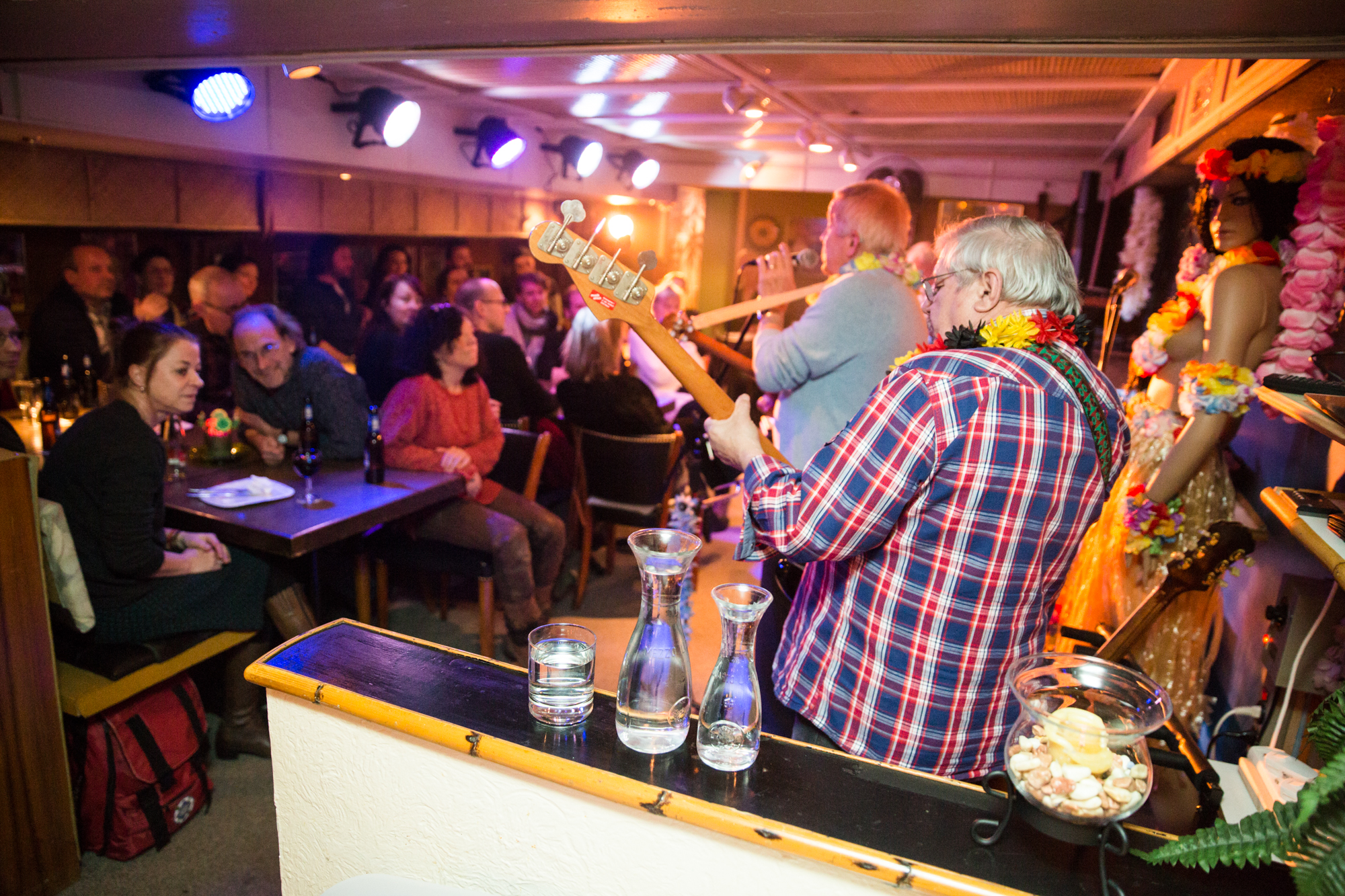 Ob chic oder schräg, hip oder kult: Basler Bars setzen auf Bands, Eintritt frei mit Kollekte.