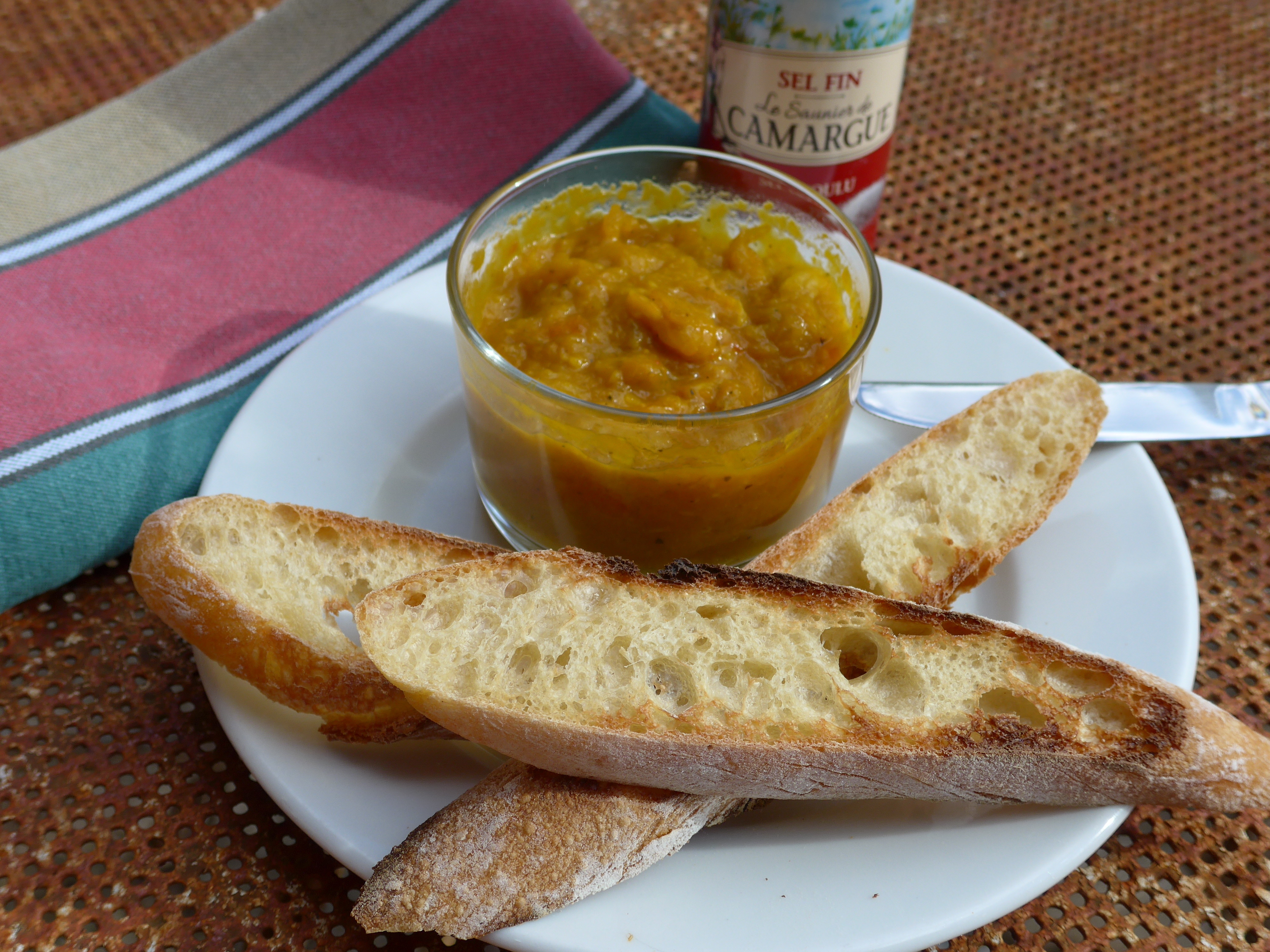 Zwiebel-Dip mit Knoblauch und Safran – Südfrankreich für zu Hause ...