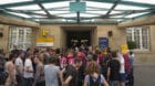Stundenlang festgehalten: G20-Kritiker am Badischen Bahnhof.