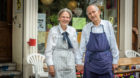 In der Nummer 36 befindet sich das Herzstück der Wohnstrasse. Hier kochen Judith und Ruedi Bachmann jeden Freitag für die A