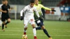 10.02.2018; Thun; Fussball Super League - FC Thun - FC Basel; 
Mohamed Elyounoussi (Basel) gegen Roy Gelmi (Thun) 
 (Marc Sch