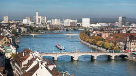 Hinter Basels Brücken arbeiten zahlreiche Expats. Doch was machen sie, wenn sie nicht am Arbeitsplatz sind?